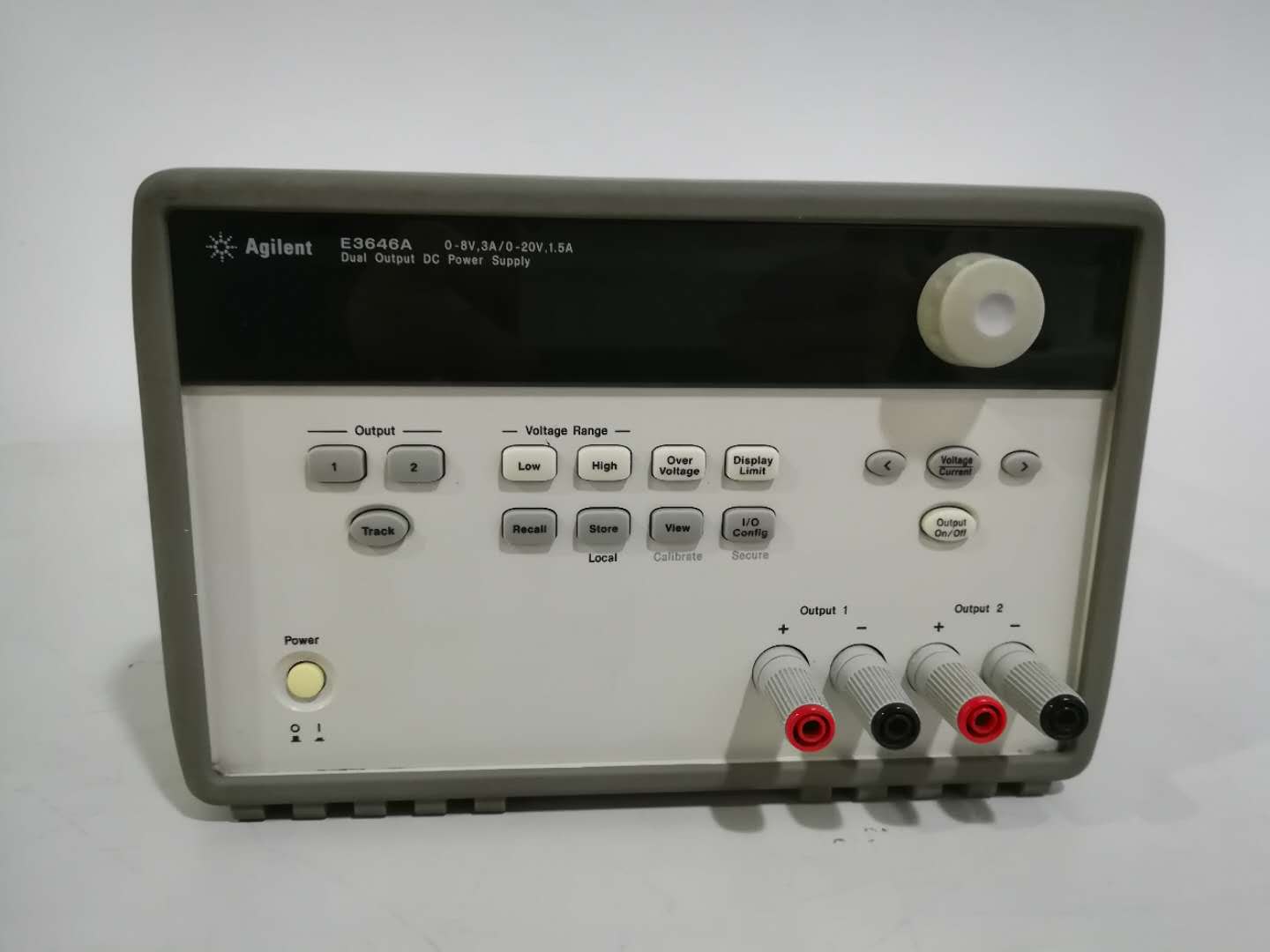 Agilent E3646A 可(kě)編程直流電源